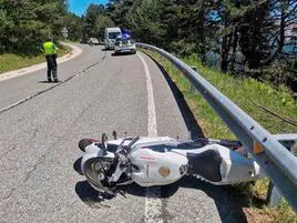 Accidente de moto en carretera