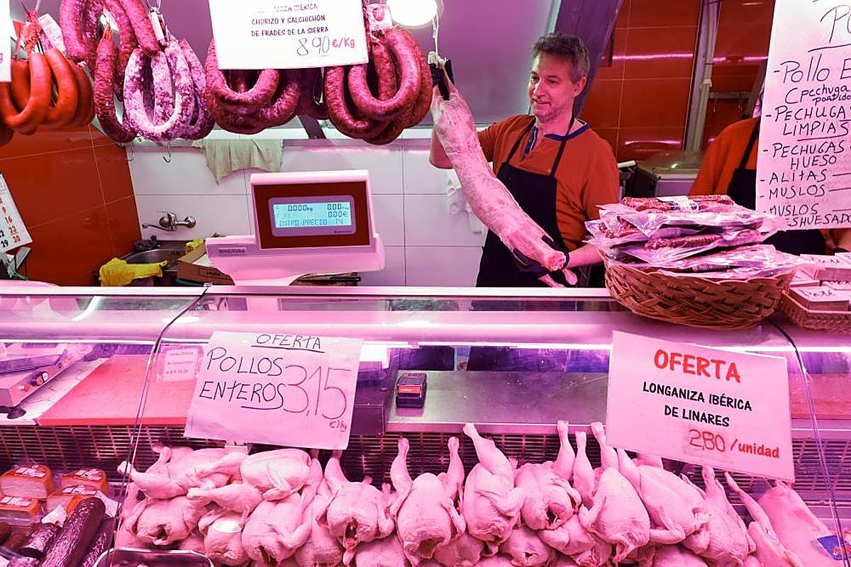 Cordero en una de las carnicerías del mercado.