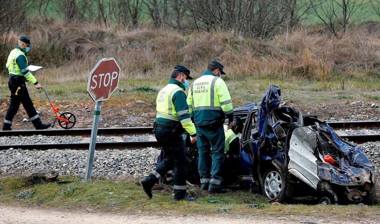 Un trágico accidente deja dos muertos y tres heridos en Soria