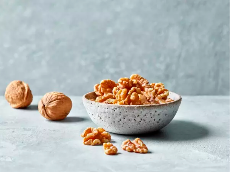 Por qué los adolescentes deben comer nueces casi a diario