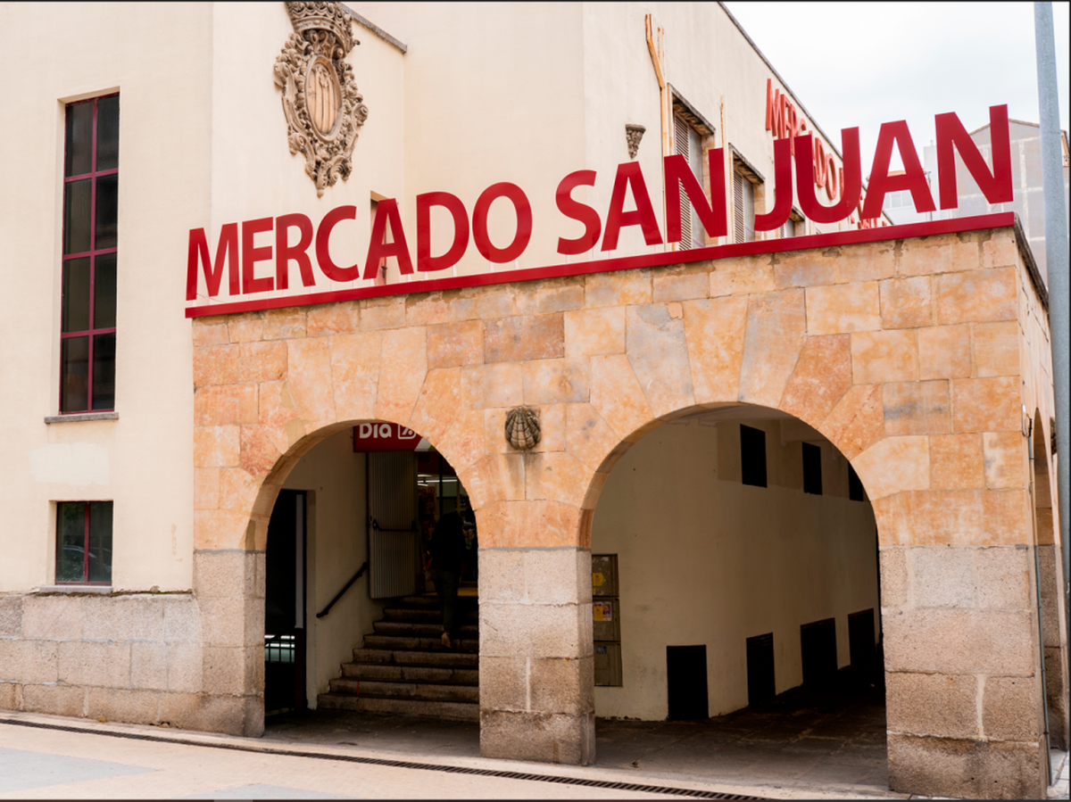 Imagen de la fachada del Mercado de San Juan, ubicado en la Plaza Julián Sánchez ‘El Charro’.