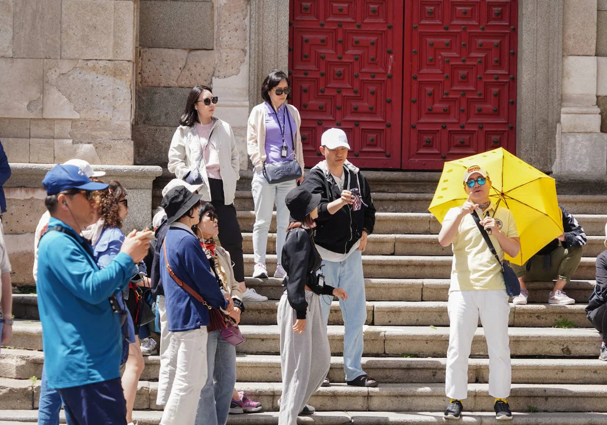 Una visita organizada de turistas asiáticos durante el fin de semana a Salamanca.