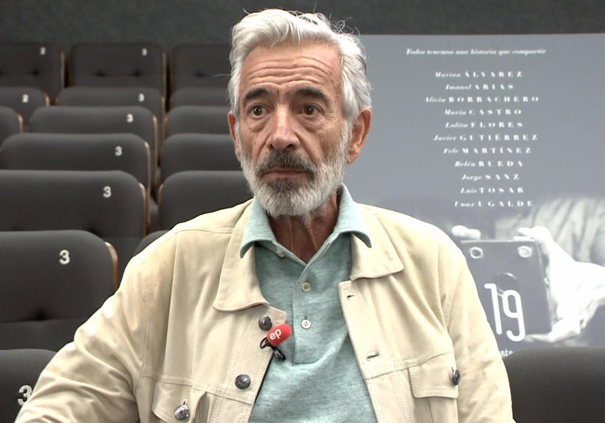 El actor Imanol Arias responde a los medios de comunicación.