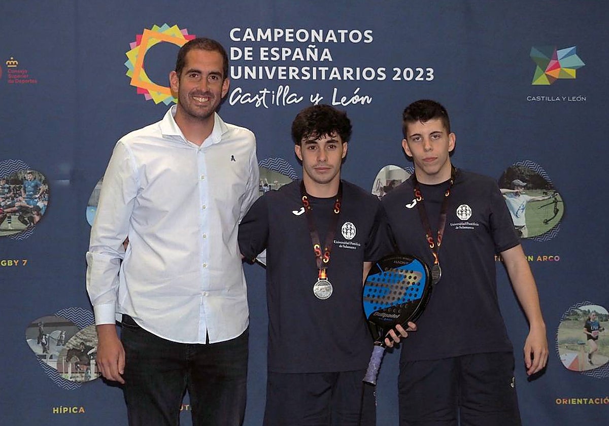 Igor Amondarain y Antonio Sánchez, con su medalla de plata