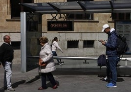 Los retrasos en los autobuses urbanos continuarán durante toda la tarde