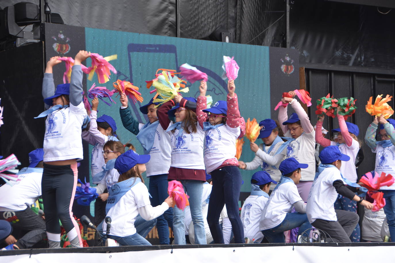 Más de 1.200 niños bailan al son de “El Danzar de los Danzares” en Castellanos