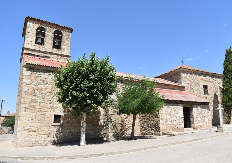 La iglesia de la localidad de Martinamor, el edificio más antiguo del municipio.