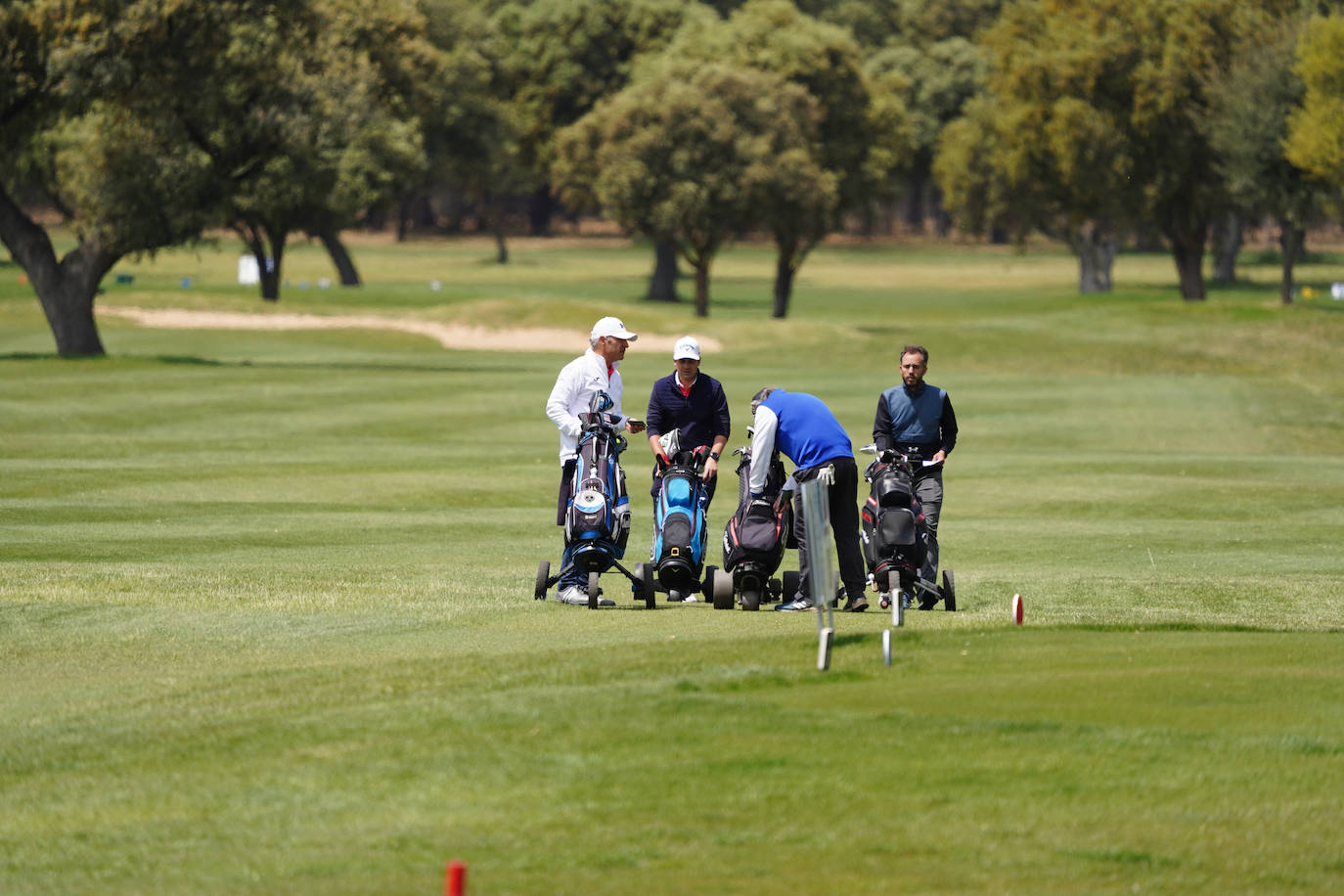 Gran ambiente, sol y mucho golf en La Valmuza