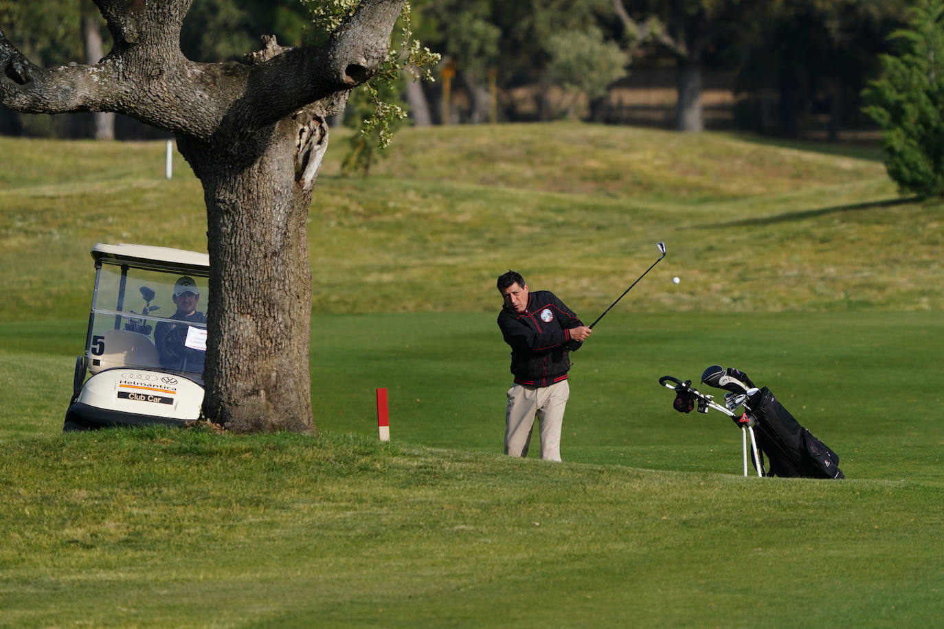 Gran ambiente, sol y mucho golf en La Valmuza