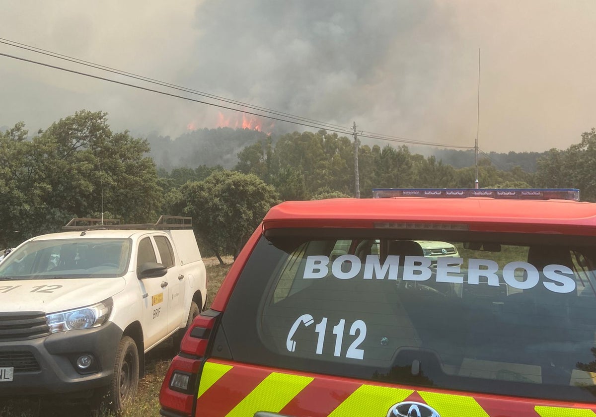 El incendio de Las Hurdes baja a nivel 1 y los vecinos de Ovejuela regresan a sus casas