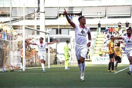 Marco Tulio celebra el gol del empate