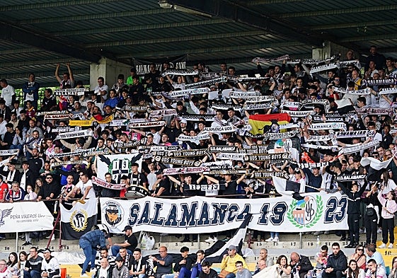 Los aficionados del Salamanca, durante un partido del Play Off