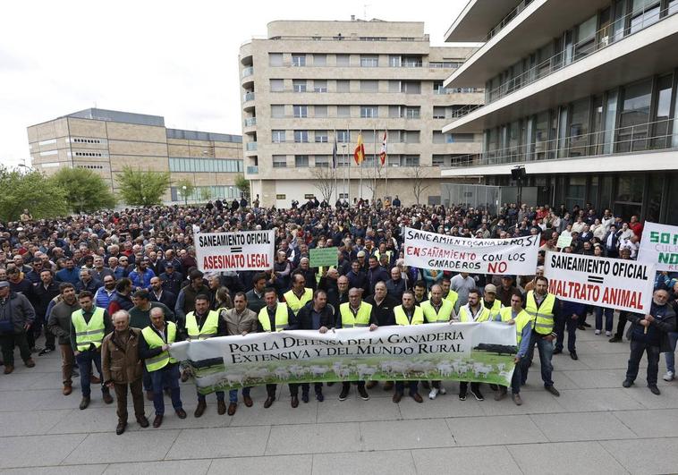 Los ganaderos preparan un escrache contra el jefe de Sanidad Animal