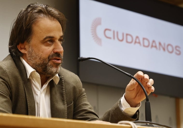 Castaño apoyará a cualquier partido de centro «aunque sea pegando carteles»