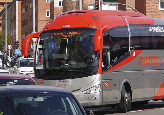 Un autobús de la empresa Avanza que opera como interurbano en Salamanca y provincia.