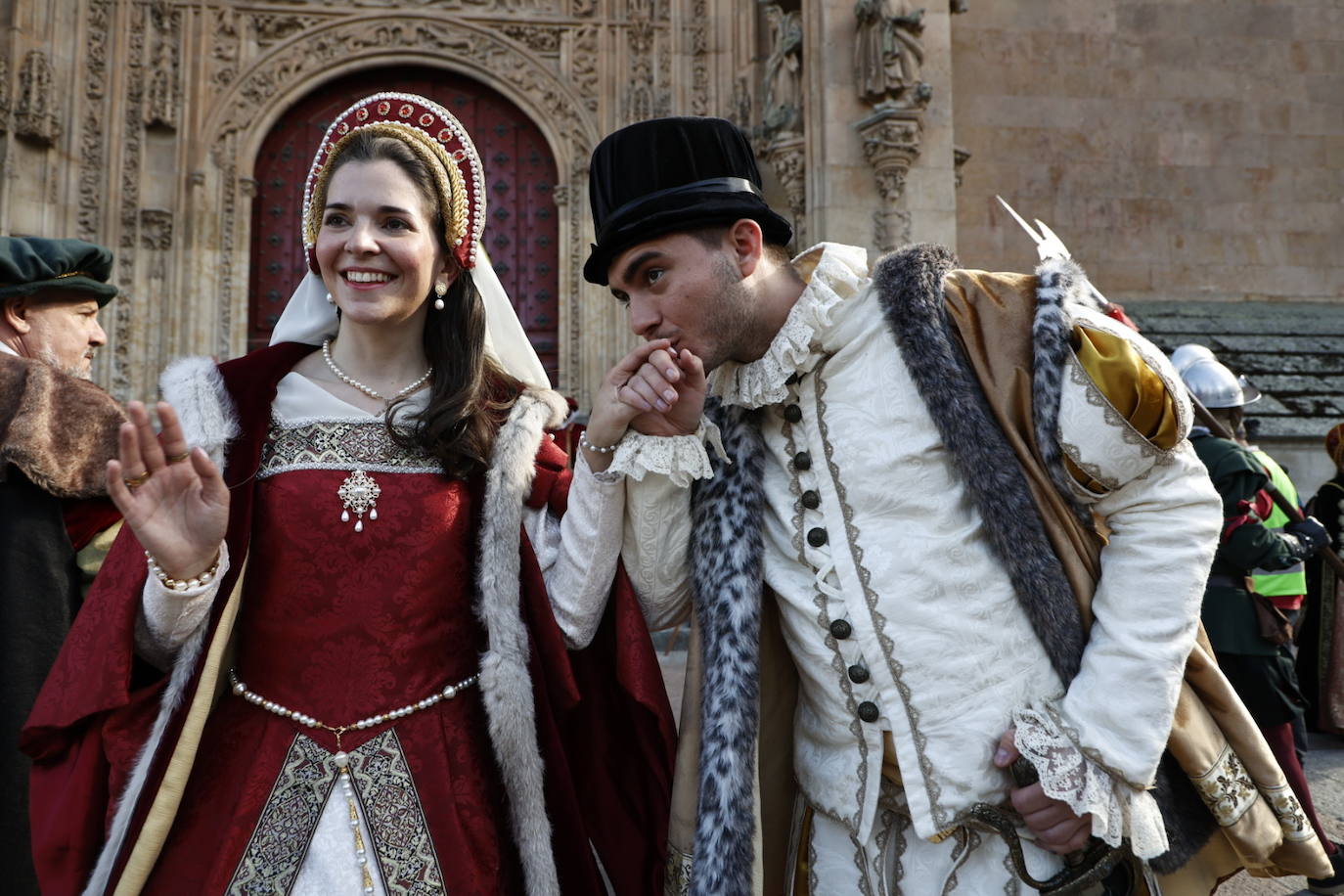 Las elegantes vestiduras del siglo de Oro desfilan por Salamanca