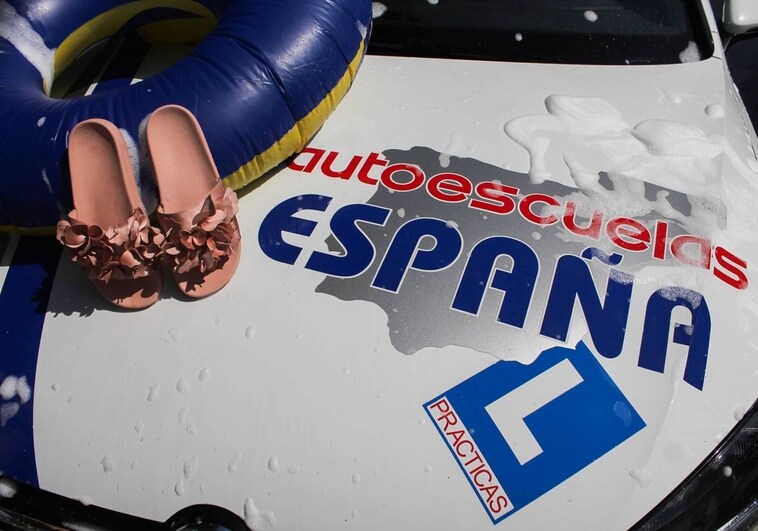 ¡Ha llegado el verano!, ¿a qué esperas para conseguir tu carnet de conducir con Autoescuela España?