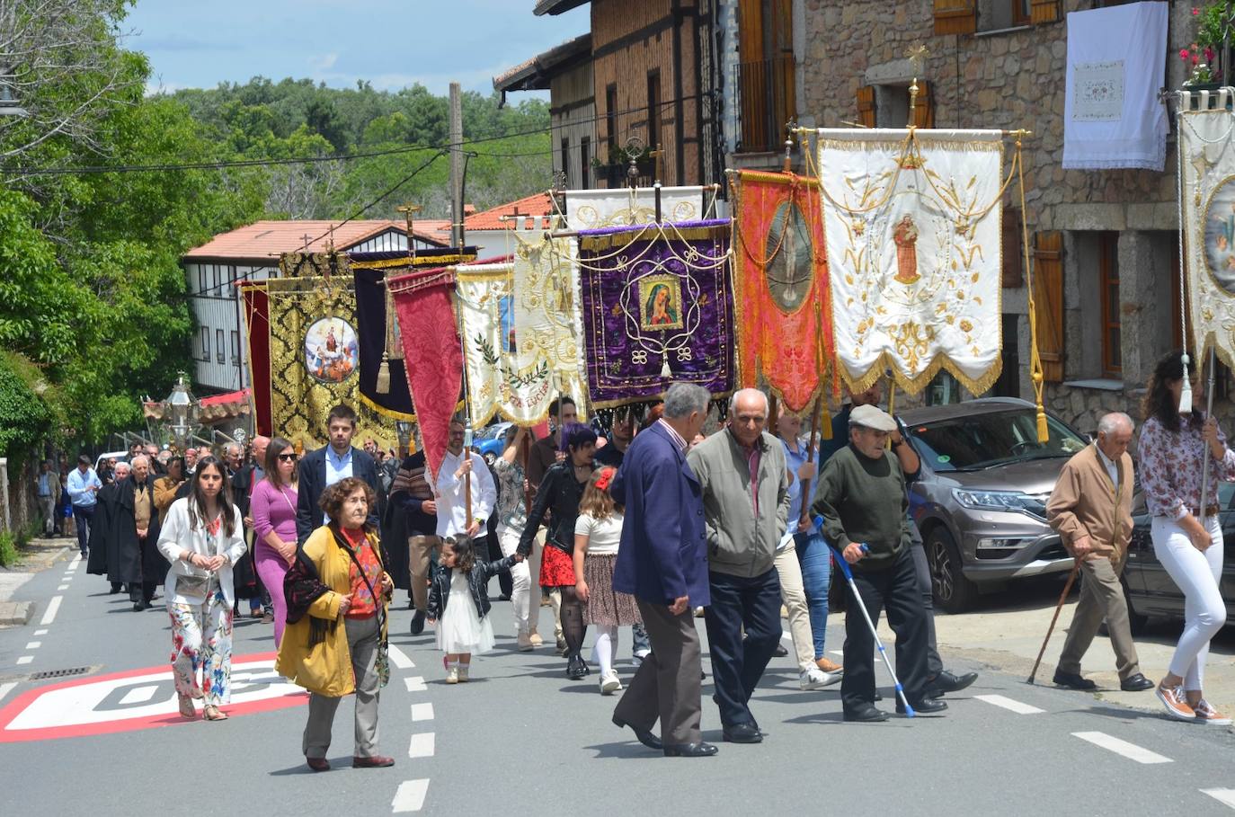 La Alberca se viste de gala en la procesión del Corpus