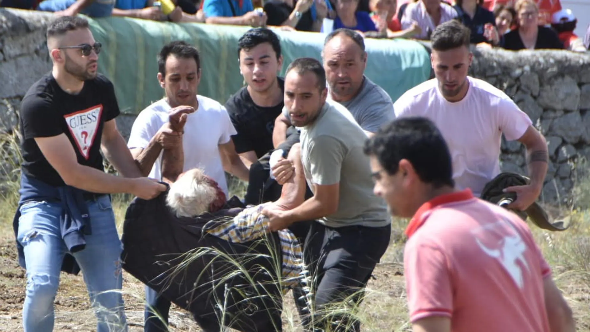 Así ha sido la cogida a un hombre en los espantes de Ledesma | La Gaceta de  Salamanca