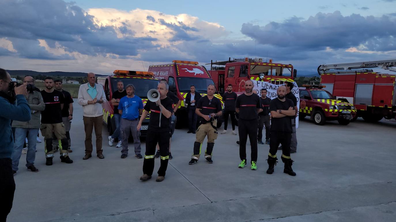 Más de 2.000 personas acompañan a los Bomberos de Ciudad Rodrigo en su despedida