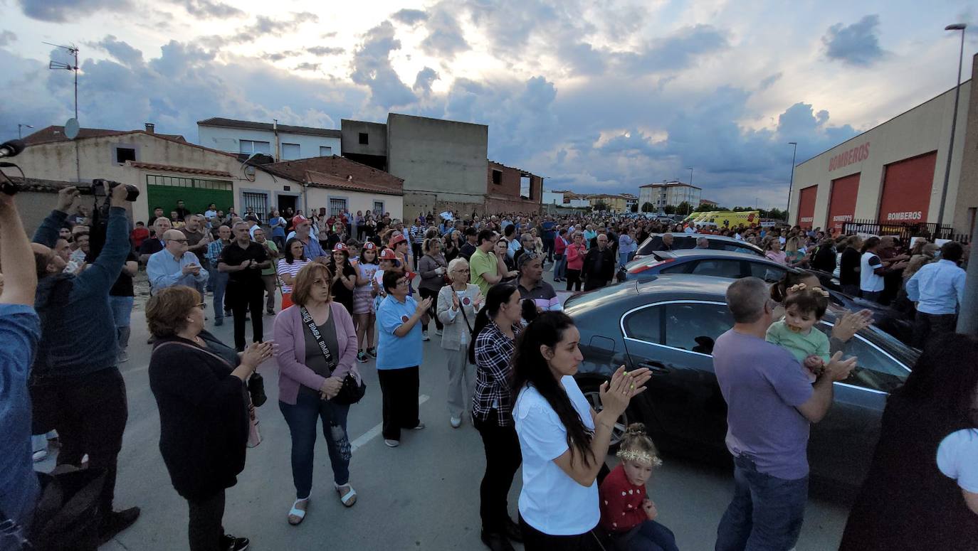 Más de 2.000 personas acompañan a los Bomberos de Ciudad Rodrigo en su despedida