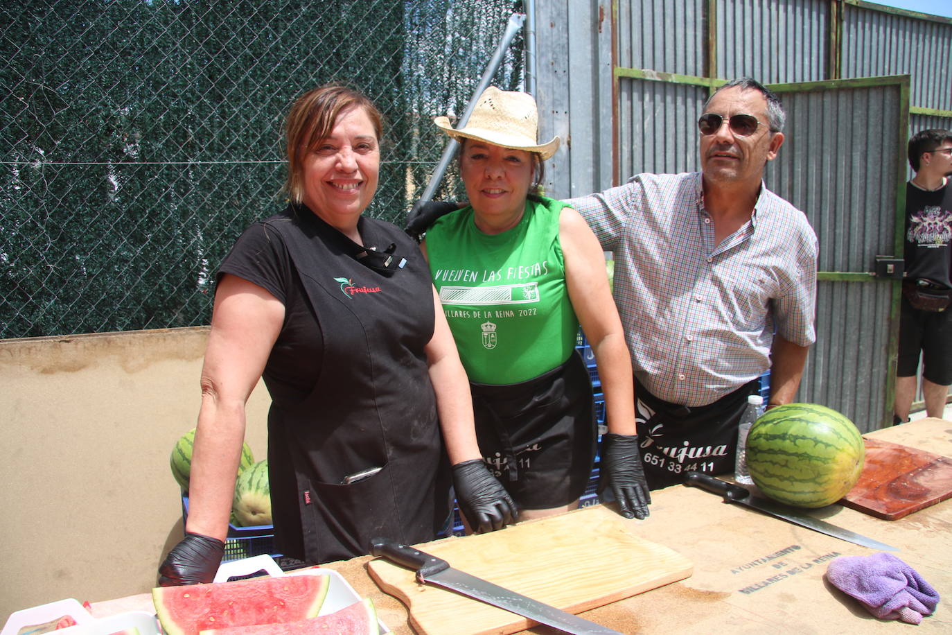 Villares reparte 4.000 raciones de paella