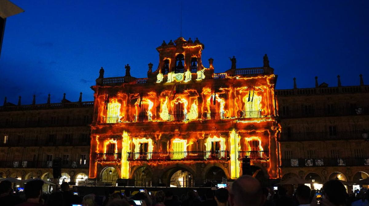 Un espectacular videomapping en la Plaza Mayor pone el broche final al FACYL