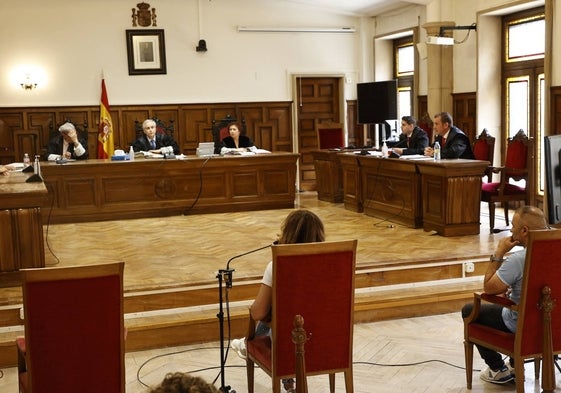 Los acusados al inicio del juicio que acogió la Audiencia Provincial de Salamanca.