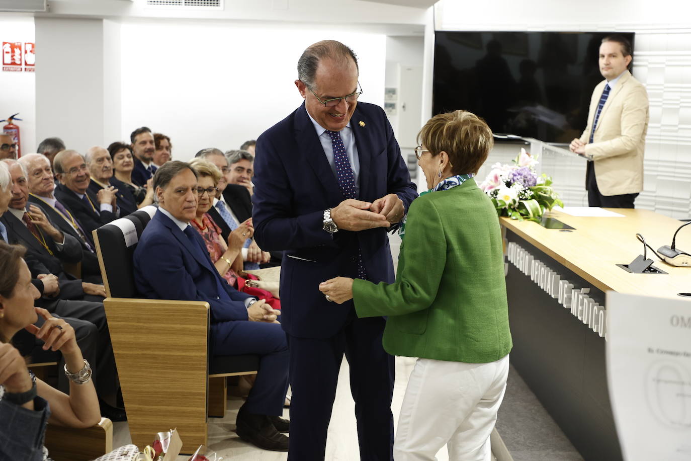 Así ha sido el homenaje a los facultativos jubilados este año en el Colegio de Médicos