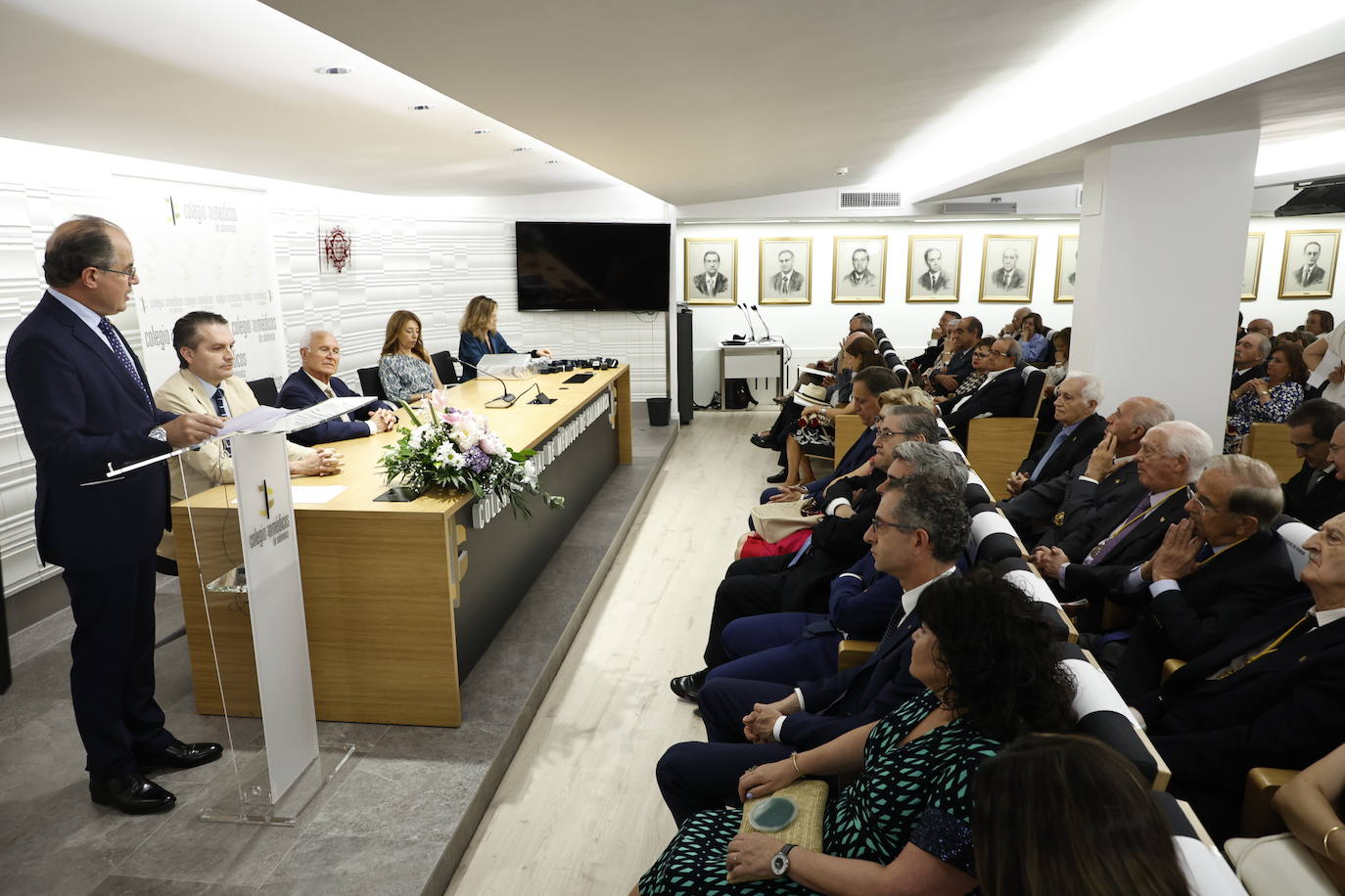 Así ha sido el homenaje a los facultativos jubilados este año en el Colegio de Médicos