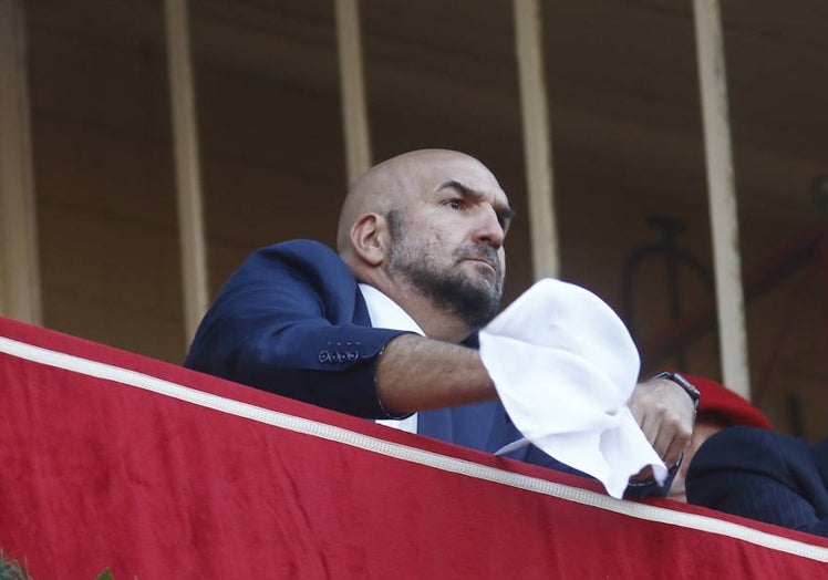 Carlos Miguel Hernández, en la plaza de toros de La Glorieta, de la que es presidente.