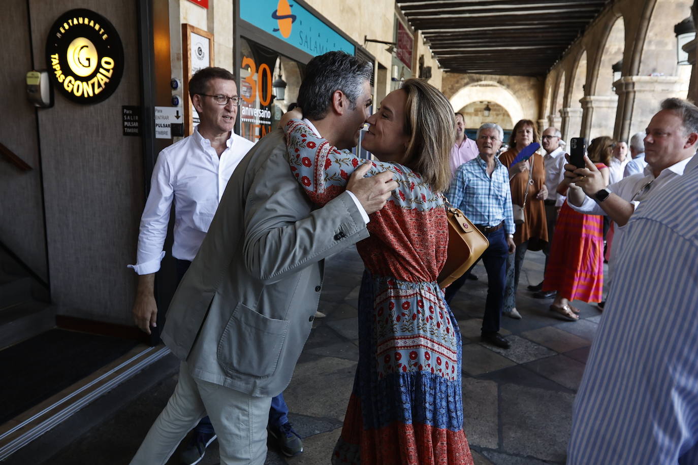 Feijóo aprovecha su visita a Salamanca para comer en Las Tapas de Gonzalo