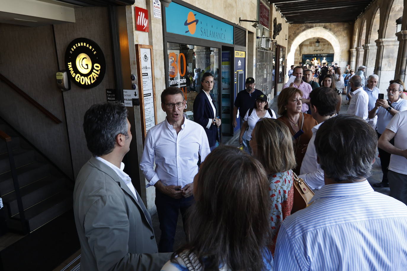 Feijóo aprovecha su visita a Salamanca para comer en Las Tapas de Gonzalo