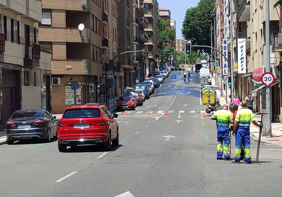 Operarios trabajando en el reventón