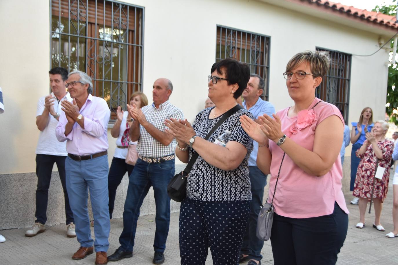 La ex ministra García Tejerina ensalza el medio rural en el emotivo pregón ofrecido en San Pedro del Valle