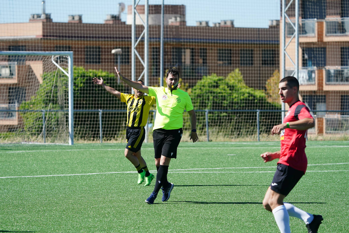 Mateu Lahoz impone justicia en el Torneo ADCAS: empate final y dos campeones