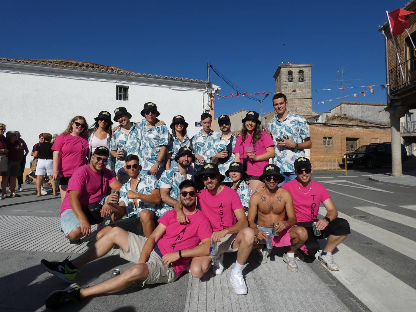 Las peñas de Mancera de Abajo animaron el inicio de las fiestas del verano