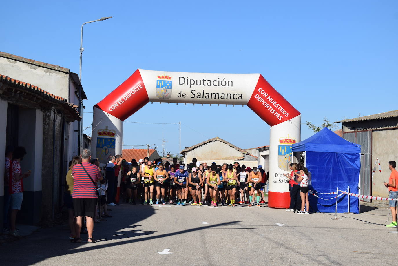 Las mejores fotos de la &#039;VI Carrera Solidaria Un Nuevo Impulso de Coca de Alba&#039;