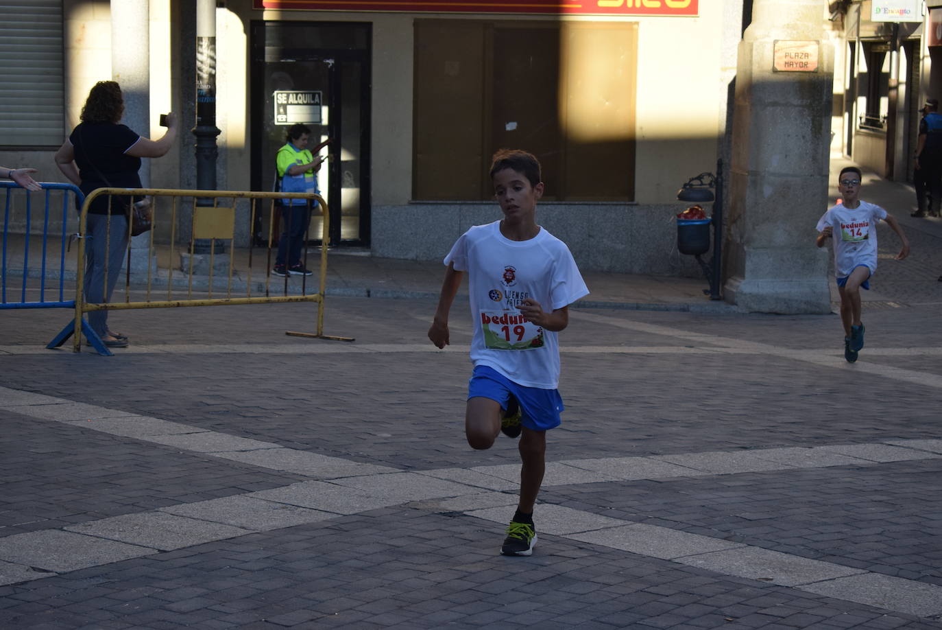 Las mejores imágenes de la V Carrera Nocturna Villa de Alba de Tormes