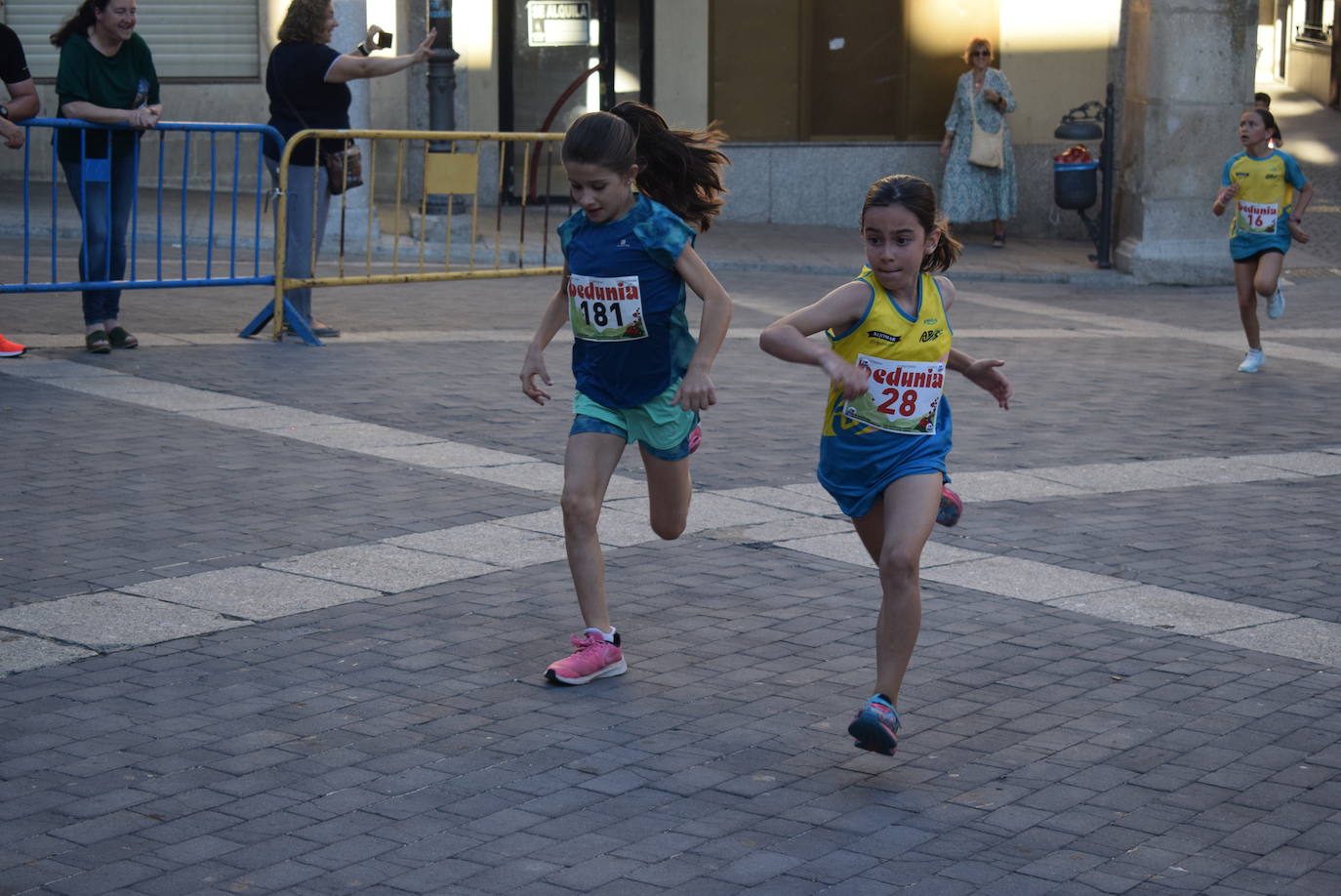 Las mejores imágenes de la V Carrera Nocturna Villa de Alba de Tormes