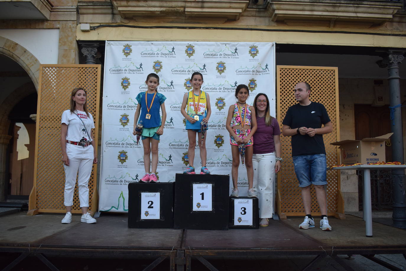 Las mejores imágenes de la V Carrera Nocturna Villa de Alba de Tormes