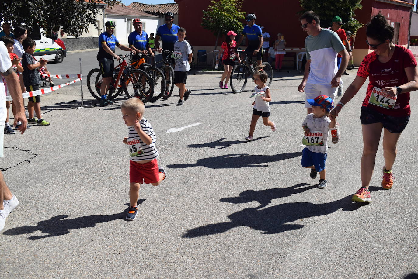 Las mejores fotos de la &#039;VI Carrera Solidaria Un Nuevo Impulso de Coca de Alba&#039;