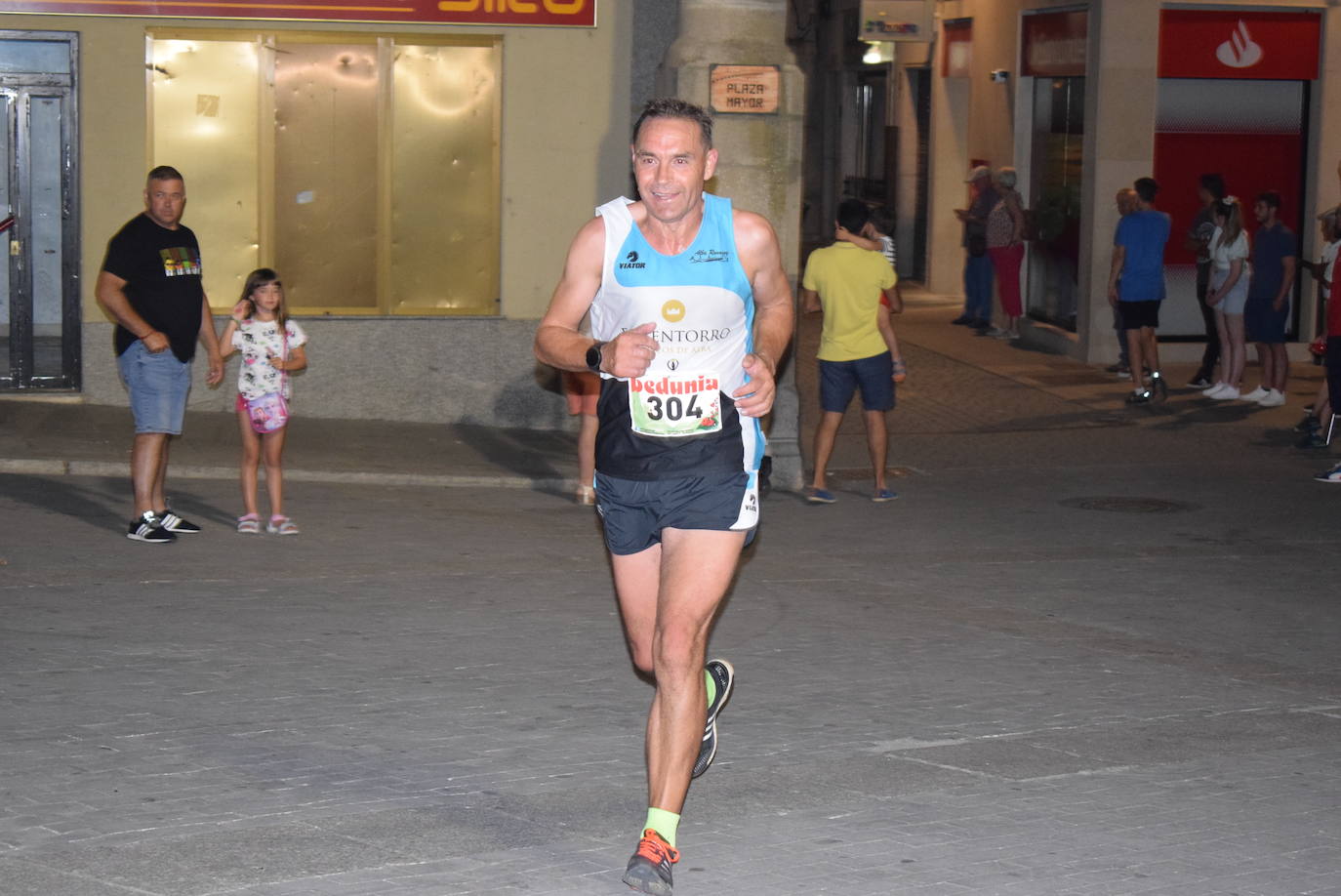 Las mejores imágenes de la V Carrera Nocturna Villa de Alba de Tormes