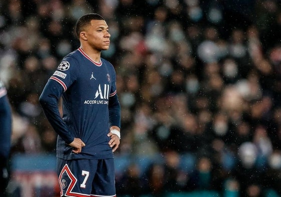 Mbappé durante un partido de la Champions League