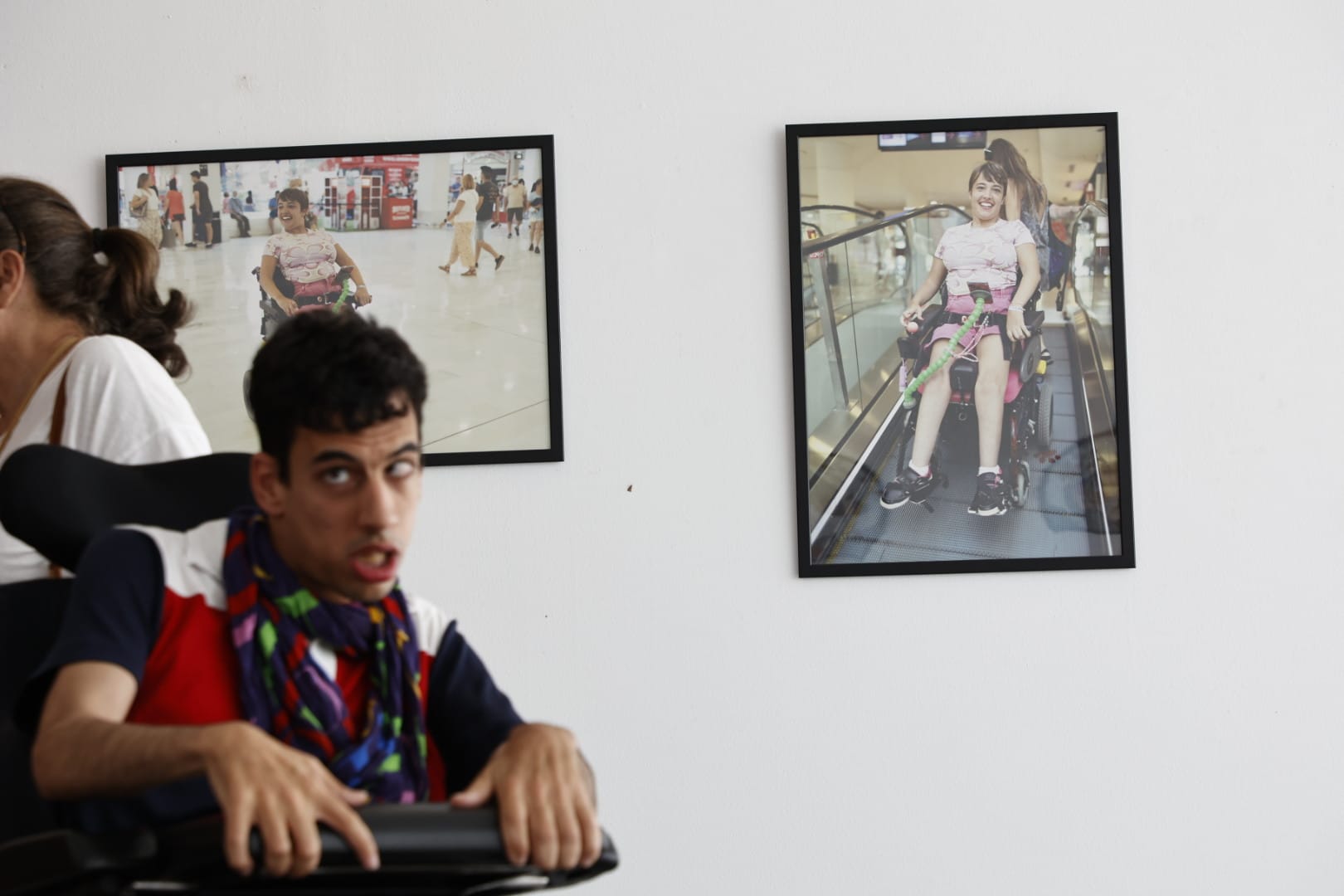 La emotiva exposición que desvela cuatro historias de personas con parálisis cerebral