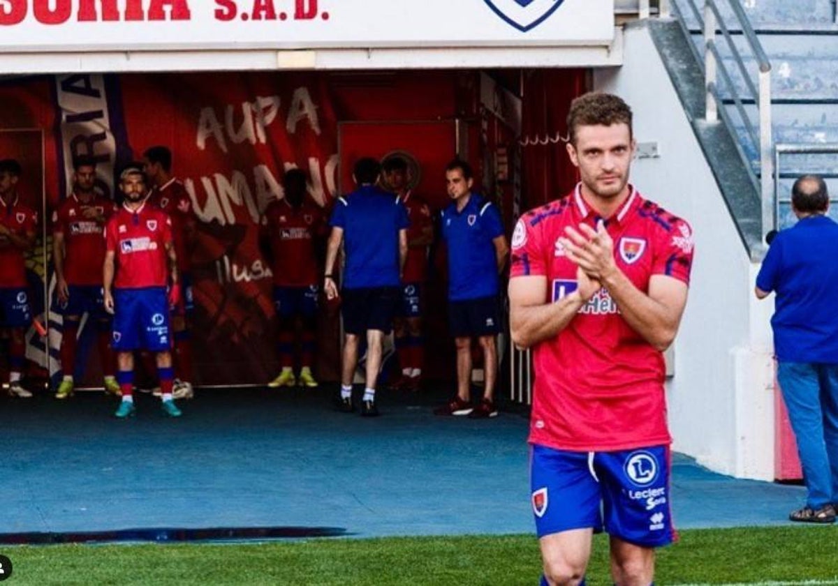 Jordi Tur, con la camiseta del Numancia.