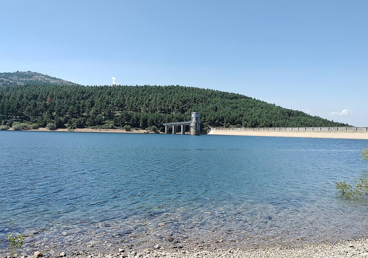 Imagen del pantano de Navamuño, desde el que se abastece la Mancomunidad del Embalse de Béjar.