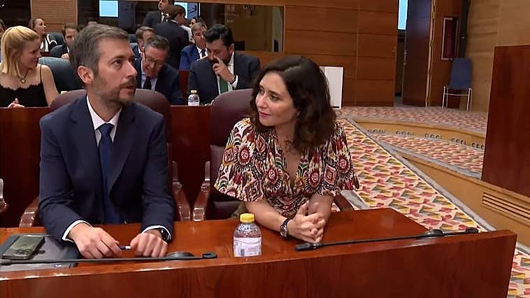 Ayuso realiza su primera aparición pública tras perder a su bebé