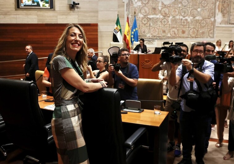 Guardiola, primera mujer presidenta de Extremadura gracias al pacto entre PP y Vox
