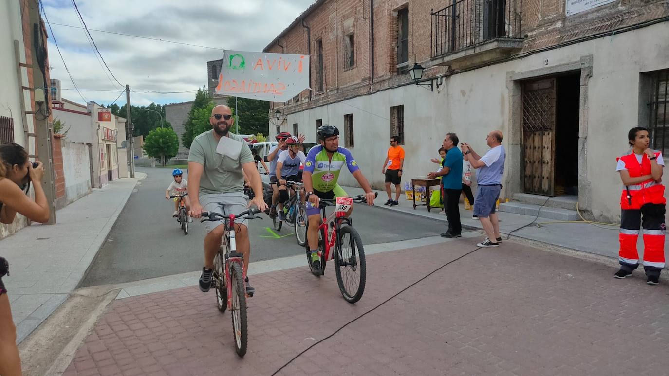 Pasos solidarios en Santiago de la Puebla